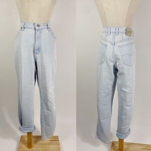 VINTAGE 90s Lee Light Wash High Rise Taper Leg Mom Jeans Womens 30”